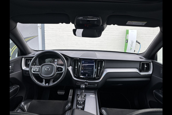 Volvo XC60 2.0 T5 R-Design | Adaptieve cruise | Zwenkbare trekhaak | Panoramadak | Bliss |