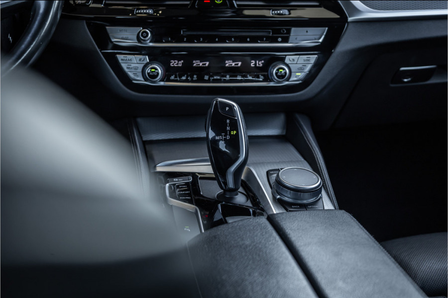 BMW 5 Serie 520i High Executive Edition - M Sport | H&K | Stoelkoeling | Memory | HUD