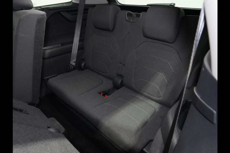 Škoda Kodiaq 1.5 TSI 150pk DSG MHEV First Ed. 7p. | Trekhaak | Navigatie | Camera | Stoelverw. 243