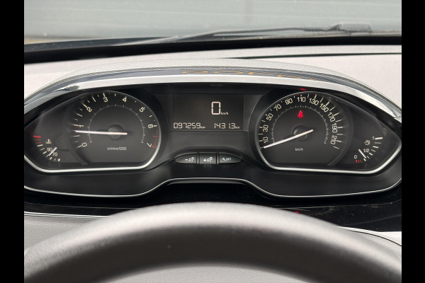 Peugeot 208 1.2 PureTech Blue Lion Dealer Onderhouden,Navi,Trekhaak,5 Deurs,Pdc,Airco,Cruise,D-riem vv in 2024,N.A.P,Apk tot 09-2026