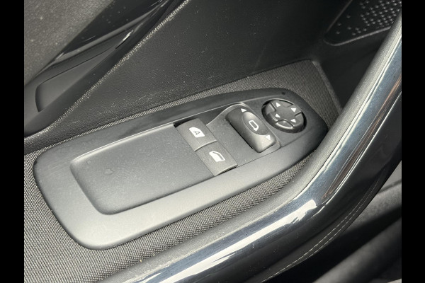 Peugeot 208 1.2 PureTech Blue Lion Dealer Onderhouden,Navi,Trekhaak,5 Deurs,Pdc,Airco,Cruise,D-riem vv in 2024,N.A.P,Apk tot 09-2026