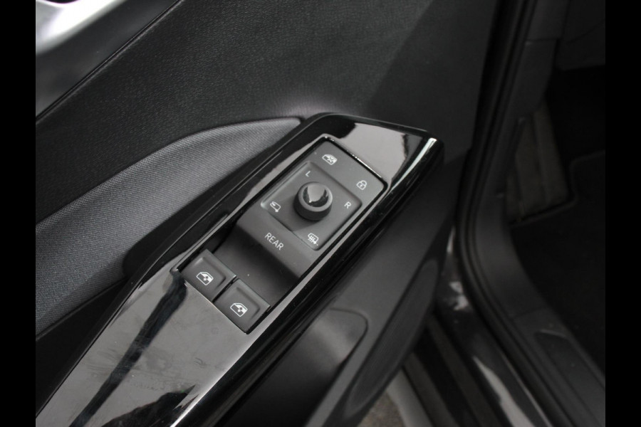 Volkswagen ID.3 Pro 58 kWh SOH 90% 18"Lichtmetalen Velgen Navigatie Parkeer sensoren Adaptive Cruise Control Climate Control