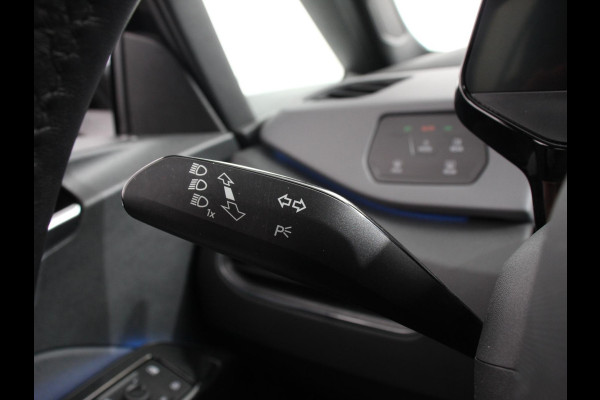 Volkswagen ID.3 Pro 58 kWh SOH 90% 18"Lichtmetalen Velgen Navigatie Parkeer sensoren Adaptive Cruise Control Climate Control