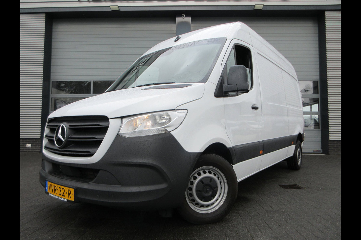 Mercedes-Benz Sprinter 215 CDI L2H2 Airco, Camera, Navigatie ,Trekhaak ,3-Zits.