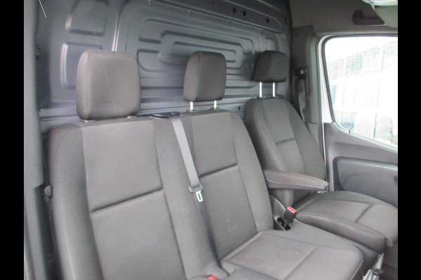 Mercedes-Benz Sprinter 215 CDI L2H2 Airco, Camera, Navigatie ,Trekhaak ,3-Zits.
