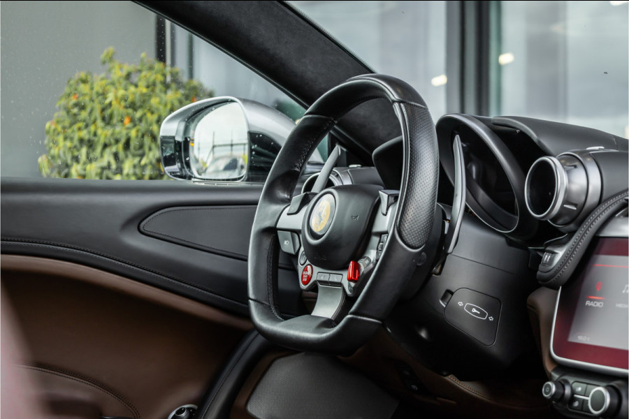 Ferrari GTC4Lusso T 3.9 V8 - Panorama | Passenger Display | Memory | JBL