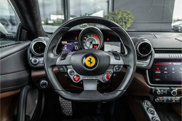 Ferrari GTC4Lusso T 3.9 V8 - Panorama | Passenger Display | Memory | JBL