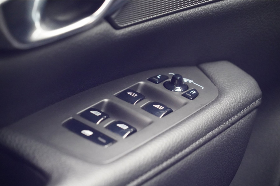 Volvo V90 Cross Country 2.0 T5 / NL-Auto / 133dkm NAP / Camera / Side-Assist / Leder / Navi / Cruise