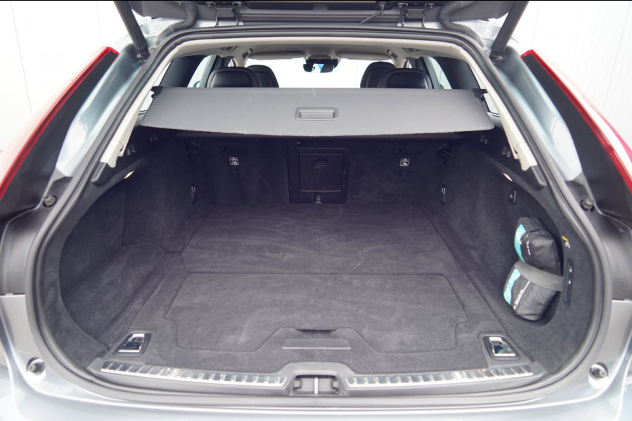Volvo V90 Cross Country 2.0 T5 / NL-Auto / 133dkm NAP / Camera / Side-Assist / Leder / Navi / Cruise