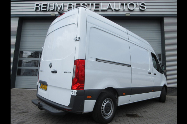 Mercedes-Benz Sprinter 215 CDI L2H2 Airco, Camera, Navigatie ,Trekhaak ,3-Zits.