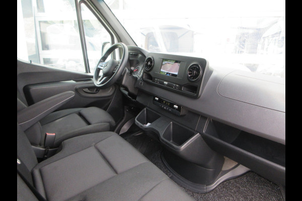 Mercedes-Benz Sprinter 215 CDI L2H2 Airco, Camera, Navigatie ,Trekhaak ,3-Zits.