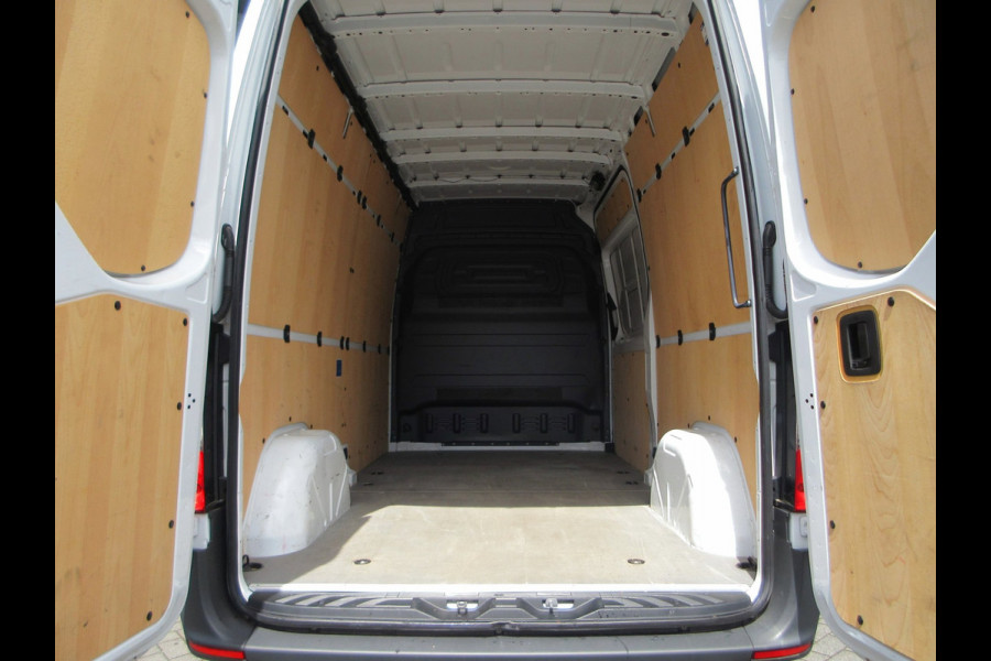 Mercedes-Benz Sprinter 215 CDI L2H2 Airco, Camera, Navigatie ,Trekhaak ,3-Zits.