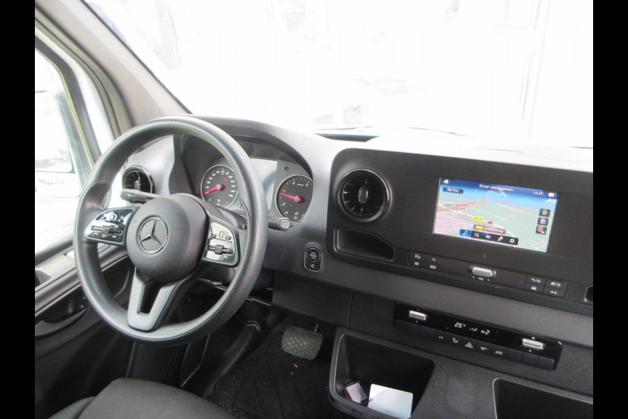 Mercedes-Benz Sprinter 215 CDI L2H2 Airco, Camera, Navigatie ,Trekhaak ,3-Zits.