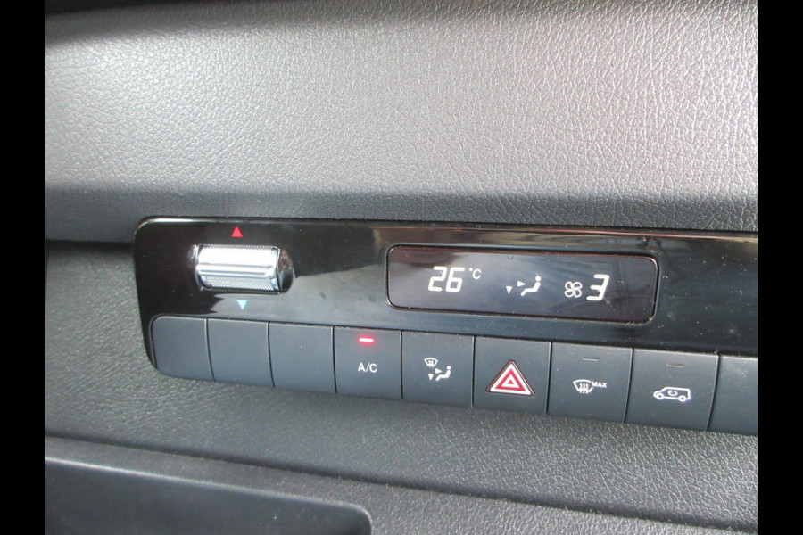 Mercedes-Benz Sprinter 215 CDI L2H2 Airco, Camera, Navigatie ,Trekhaak ,3-Zits.