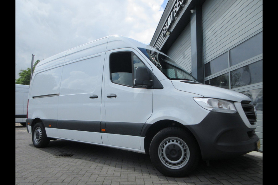 Mercedes-Benz Sprinter 215 CDI L2H2 Airco, Camera, Navigatie ,Trekhaak ,3-Zits.