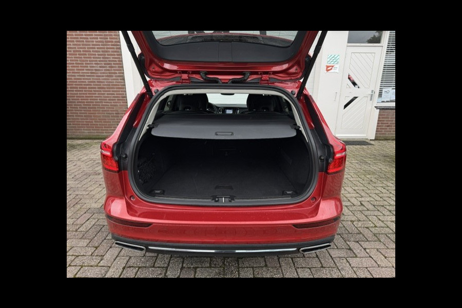 Volvo V60 2.0 D4 Inscription - Dealer onderhouden - Trekhaak