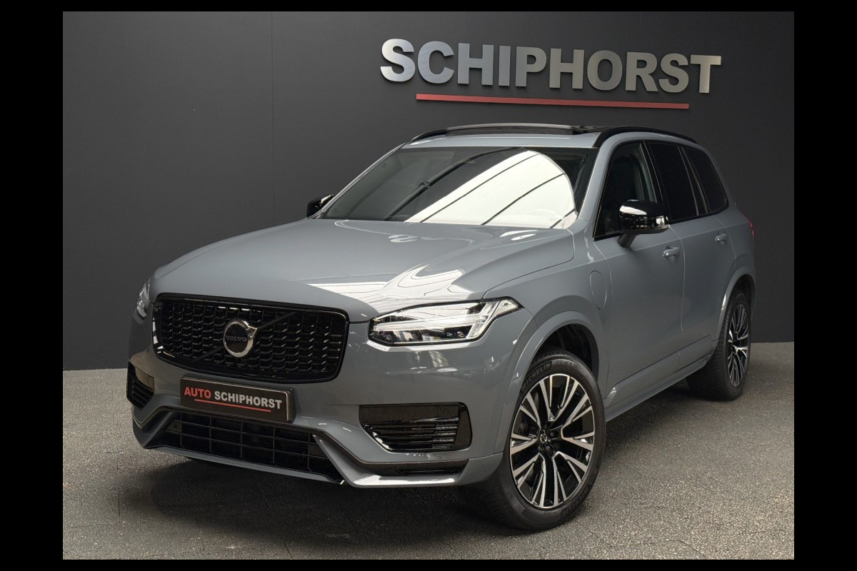Volvo XC90 T8 Hybride long range Plus Dark THUNDER GREY 7 Zits All Black trekhaak 455pk 360 camera