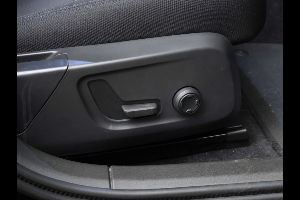 Polestar 2 Standard Range Single Motor 63kWh Sport (APPLE CARPLAY,NAVI,CAMERA,360 VIEW,STOELVERWARMING,LED,SPORTSTOELEN,LM VELGEN)