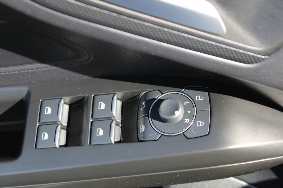 Ford FOCUS Wagon 1.5 EcoBlue ST Line X Automaat | Adaptive cruise control | Winter Pack | Trekhaak | Elektrische achterklep | BTW verrekenbaar | All season banden