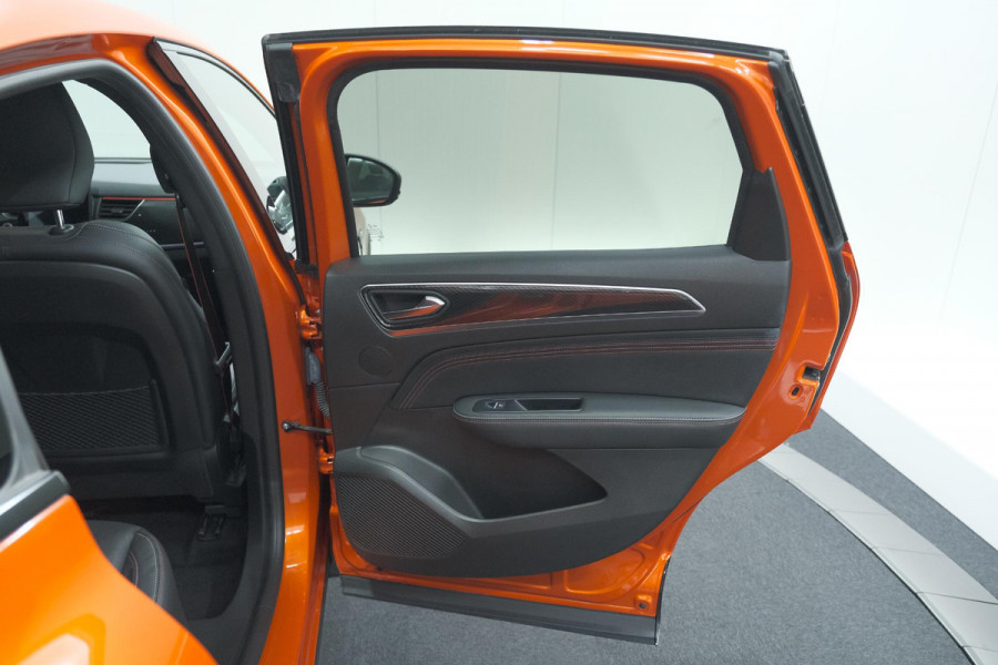 Renault Arkana 1.6 E-Tech Hybrid 145 R.S. Line | 360 Camera | Adaptieve Cruise Control | 9.3 Inch Infotainmentscherm | Pack Winter