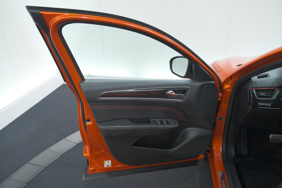 Renault Arkana 1.6 E-Tech Hybrid 145 R.S. Line | 360 Camera | Adaptieve Cruise Control | 9.3 Inch Infotainmentscherm | Pack Winter
