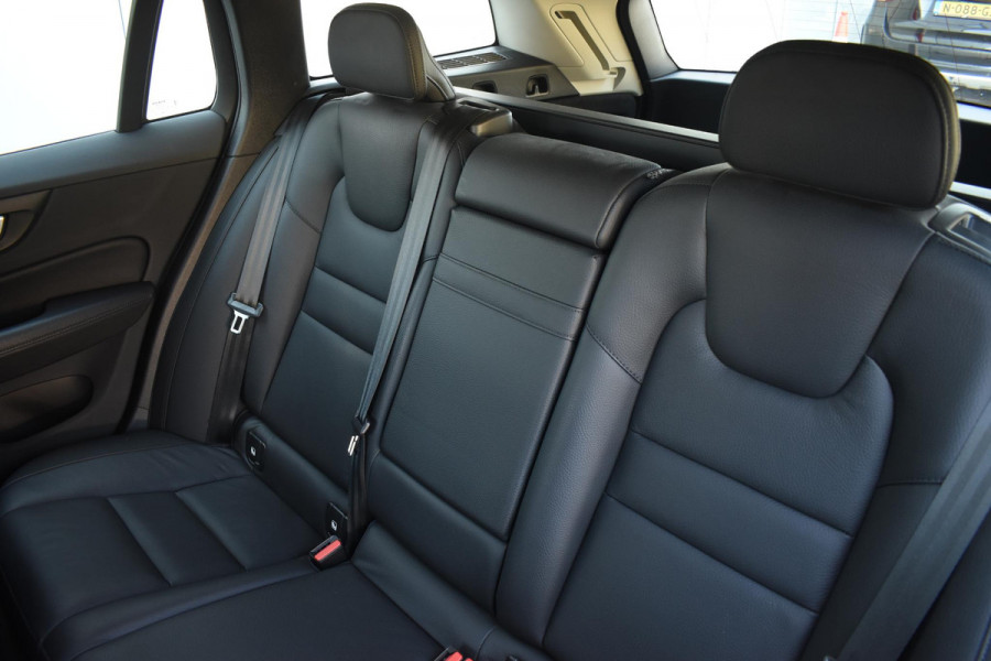 Volvo V60 T6 340PK Automaat Plug-in Hybrid AWD Inscription / Navigatie / Elektrisch verstelbare stoelen met geheugen / Leren bekleding / Elektrische achterklep / Cruise control / Parkeersensoren