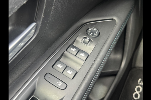 Peugeot 3008 1.6 HYbrid 225 Allure Pack Business