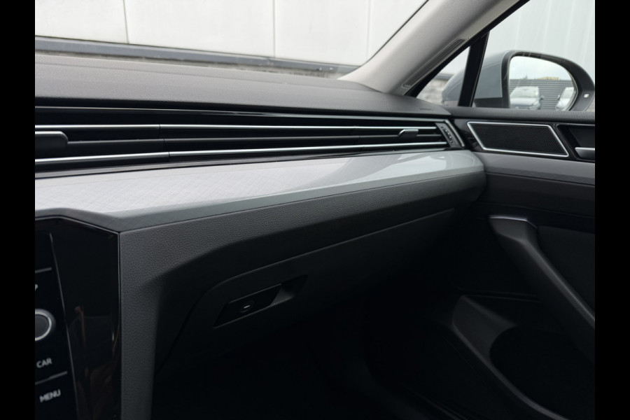 Volkswagen Passat Variant 1.4 TSI PHEV GTE Business | Carplay | Camera | LED | Navi | Adap. Cruise