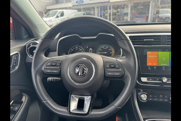 MG Mg Zs EV Luxury 45 kWh | 143pk | Panoramadak | Elektrisch Verstelbare Stoelen | Dodehoeksensoren | SOH 93.6%