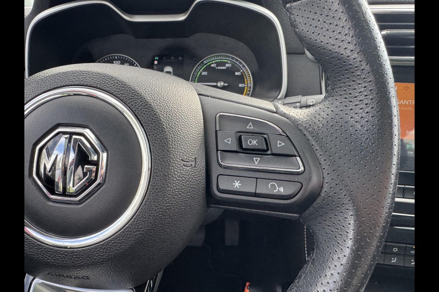 MG Mg Zs EV Luxury 45 kWh | 143pk | Panoramadak | Elektrisch Verstelbare Stoelen | Dodehoeksensoren | SOH 93.6%