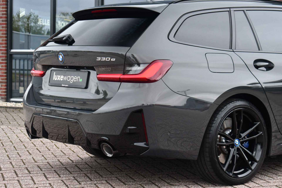 BMW 3 Serie Touring 330e M-Sport Pano ACC H/K El-zetels HUD Dravitgrau 19inch