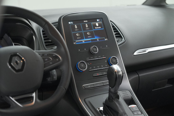 Renault Scénic TCe 140 EDC Limited | Camera | Stoelverwarming | Navigatie | Apple Carplay