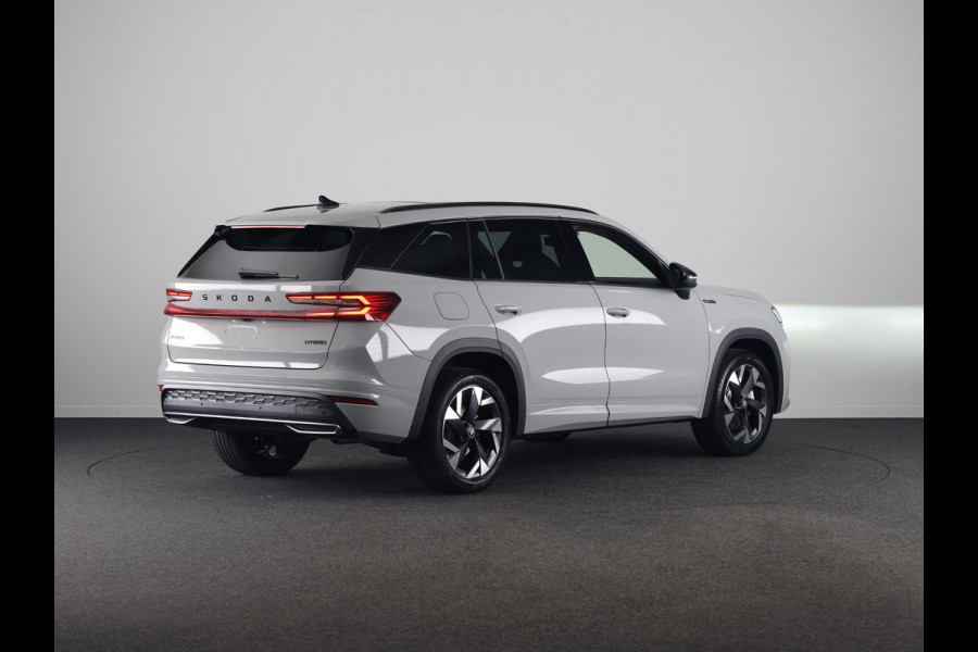 Škoda Kodiaq 1.5 TSI MHEV 150pk Sportline Business 7p | Derde zitrij | Panoramadak | Trekhaak | Light & View | Elek. bestuurdersstoel | Adaptive Cruise | Blind Spot |