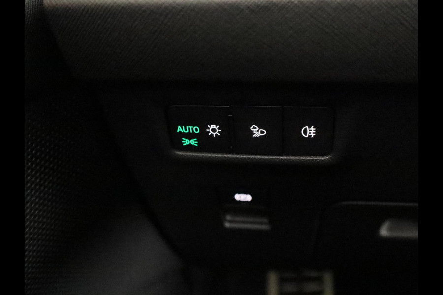 Škoda Kodiaq 1.5 TSI MHEV 150pk Sportline Business 7p | Derde zitrij | Panoramadak | Trekhaak | Light & View | Elek. bestuurdersstoel | Adaptive Cruise | Blind Spot |