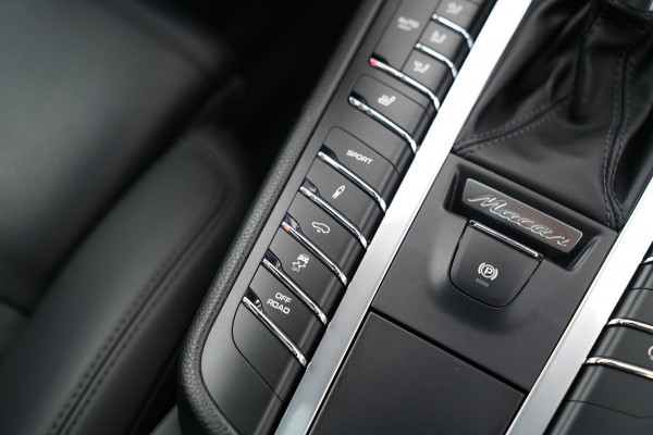 Porsche Macan 3.0 S | Panorama | Facelift | Luxe Leder | Camera | Lane assist | Bose Sound | Cruise control adaptief | Luchtvering