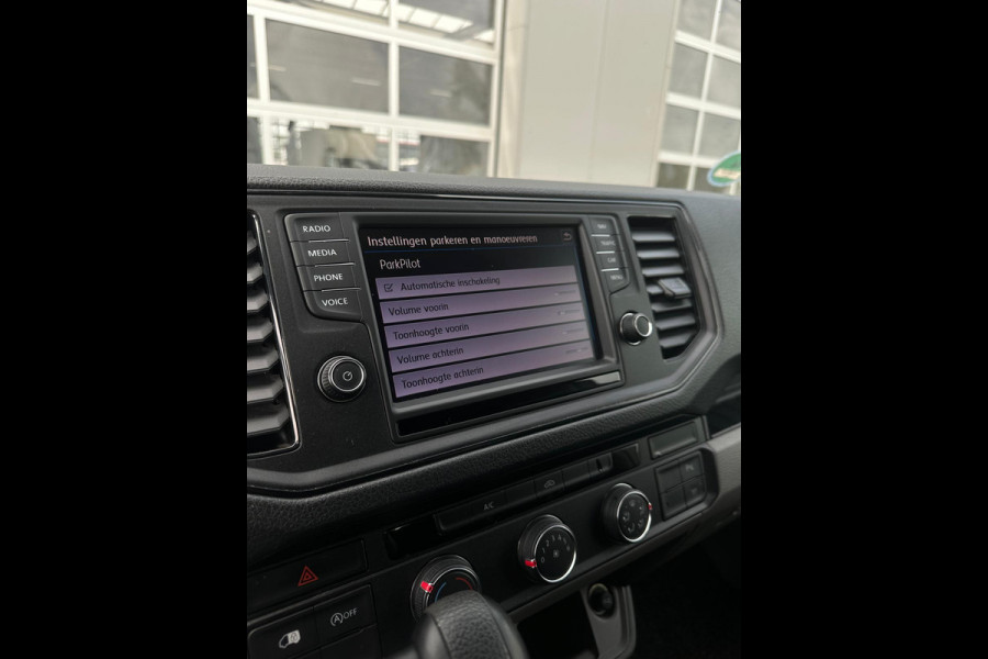 Volkswagen Crafter 35t L4H3 Highline > 177pk/Automaat/Trekhaak/Camera/P Sensoren