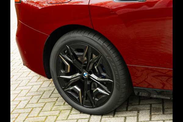 BMW iX xDrive60 112kWh - M-Sport - Trekhaak - ACC- Harman Kardon