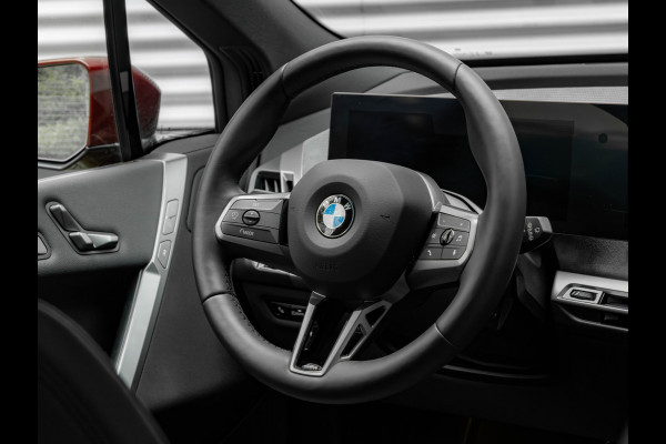 BMW iX xDrive60 112kWh - M-Sport - Trekhaak - ACC- Harman Kardon