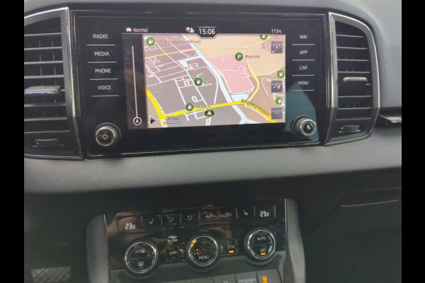 Škoda Karoq 1.5 TSI DSG ACT Business Ed. Plus | Trekhaak |  Navigatie | Full-LED | Keyless