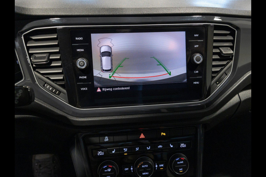 Volkswagen T-Roc 1.5 TSI Style / 150pk / Panorama dak / Lederen bekleding / Achteruitrijcamera / Stoelverwarming / Cruise