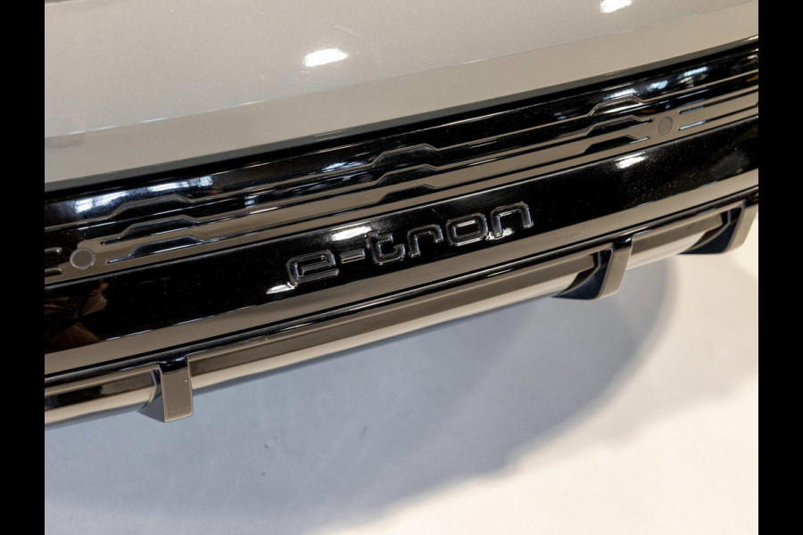 Audi Q8 Sportback e-tron 50 quattro S Edition 95 kWh SOH 94% / 340pk / Elektrische stoelverstelling / Achteruitrij camera /