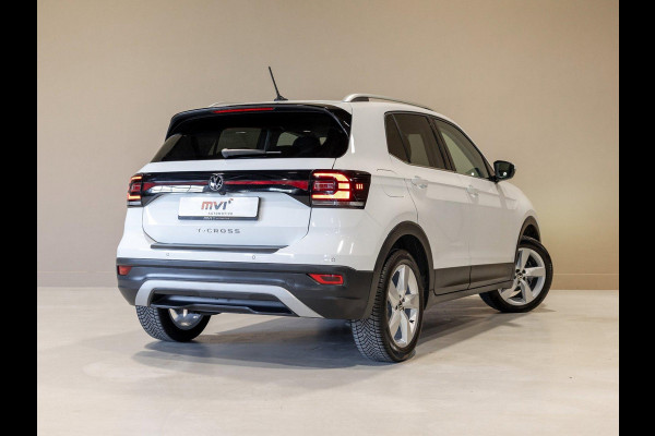 Volkswagen T-Cross 1.5 TSI Style / 150pk / Achteruitrijcamera / Apple Carplay