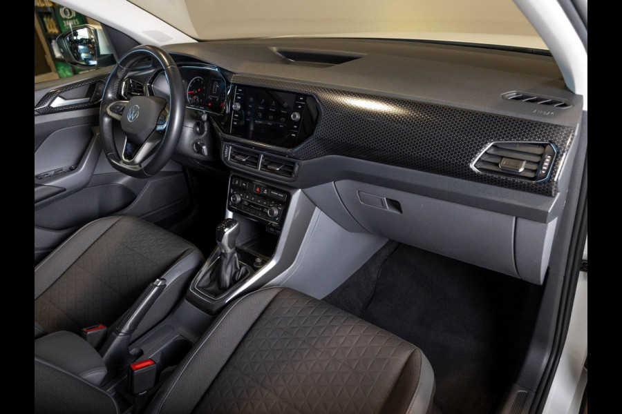 Volkswagen T-Cross 1.5 TSI Style / 150pk / Achteruitrijcamera / Apple Carplay