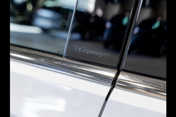 Volkswagen T-Cross 1.5 TSI Style / 150pk / Achteruitrijcamera / Apple Carplay