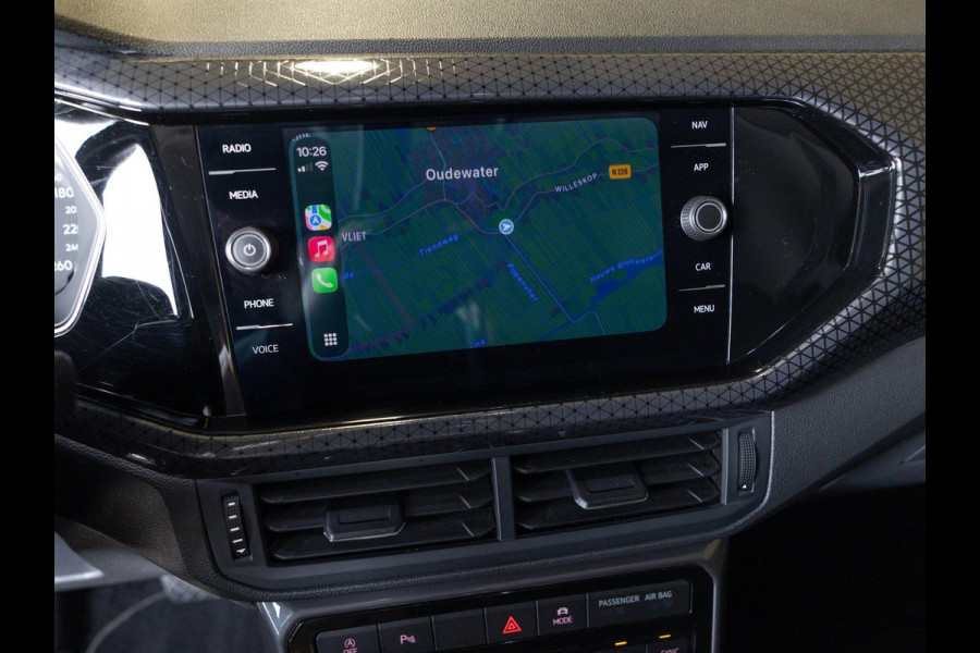 Volkswagen T-Cross 1.5 TSI Style / 150pk / Achteruitrijcamera / Apple Carplay
