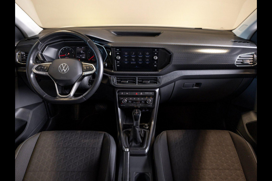 Volkswagen T-Cross 1.5 TSI Style / 150pk / Achteruitrijcamera / Apple Carplay