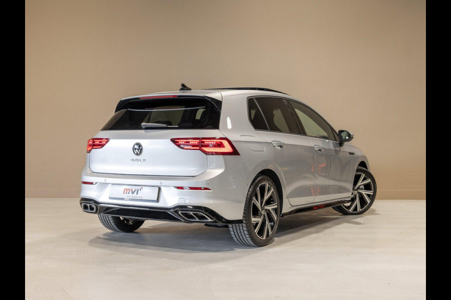 Volkswagen Golf 1.5 TSI 2x R-Line / 150pk / Panorama dak / Dodehoek herkenning / Stoelverwarming /