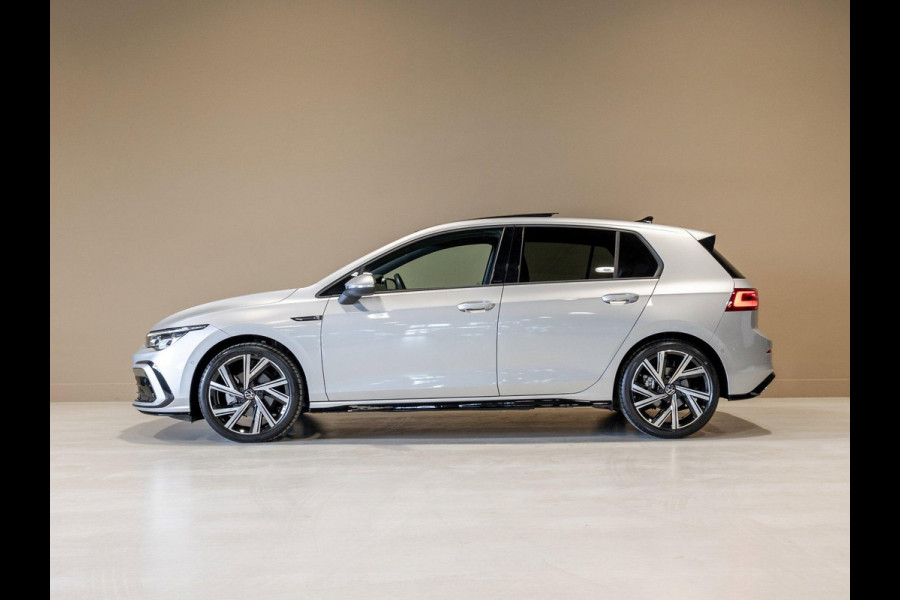 Volkswagen Golf 1.5 TSI 2x R-Line / 150pk / Panorama dak / Dodehoek herkenning / Stoelverwarming /
