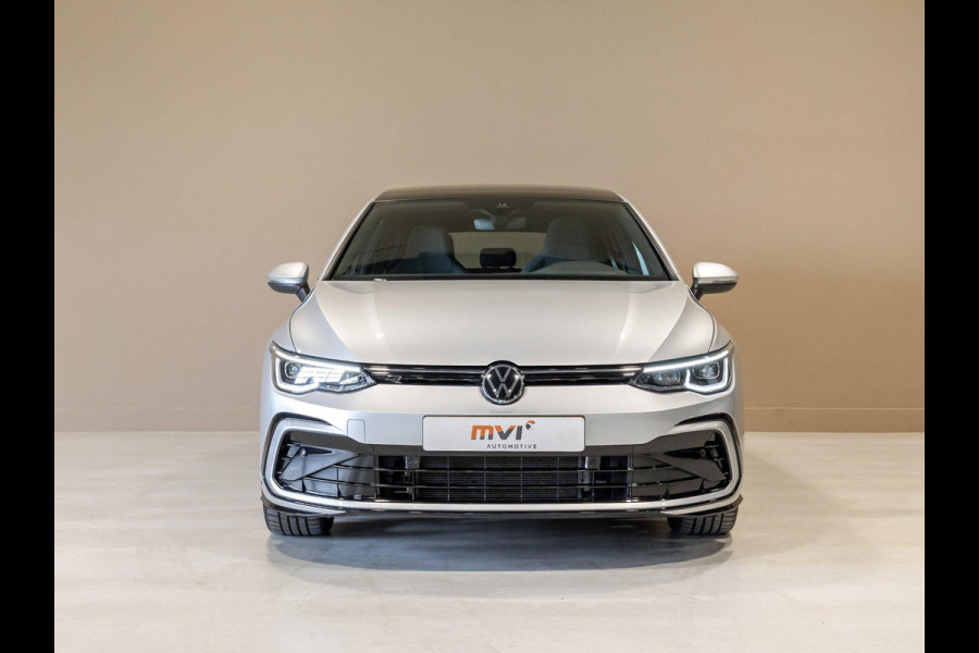 Volkswagen Golf 1.5 TSI 2x R-Line / 150pk / Panorama dak / Dodehoek herkenning / Stoelverwarming /