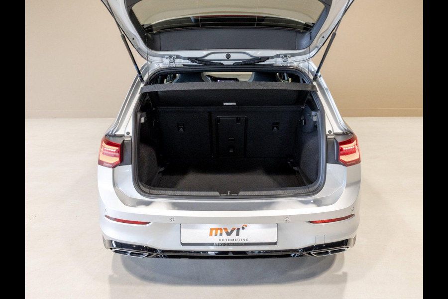 Volkswagen Golf 1.5 TSI 2x R-Line / 150pk / Panorama dak / Dodehoek herkenning / Stoelverwarming /